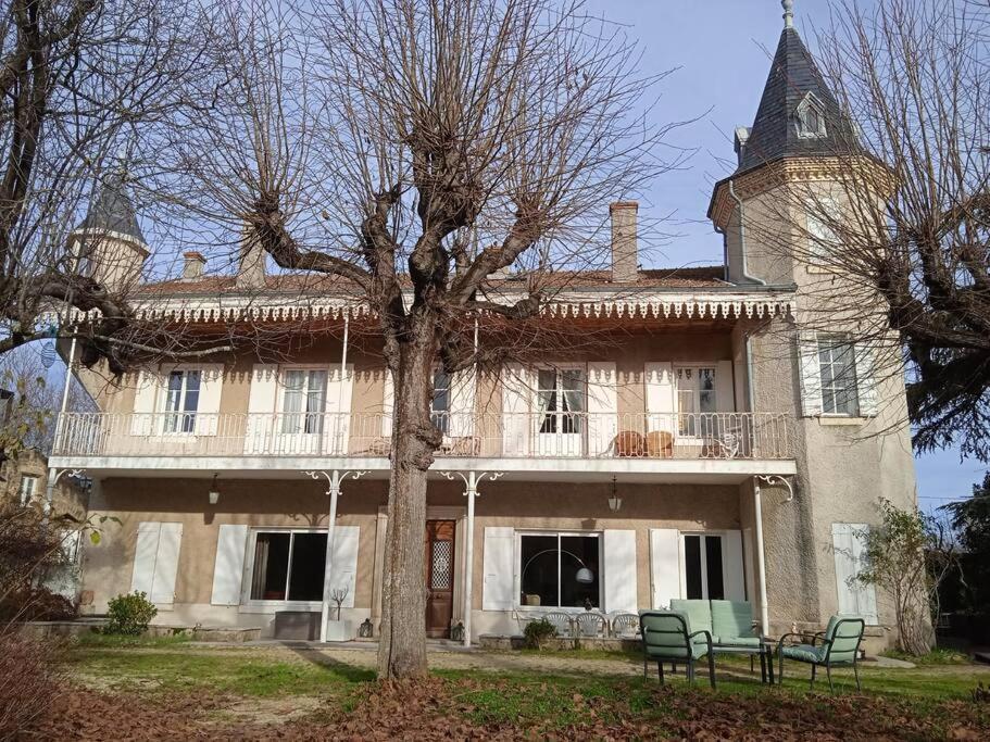 Maison Calme Avec Piscine Entouree De Son Parc Quintenas Экстерьер фото